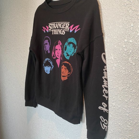 Stranger Things Summer of 85 Netflix Junior's Size XS Black Long Sleeve Sweater - Picture 2 of 7